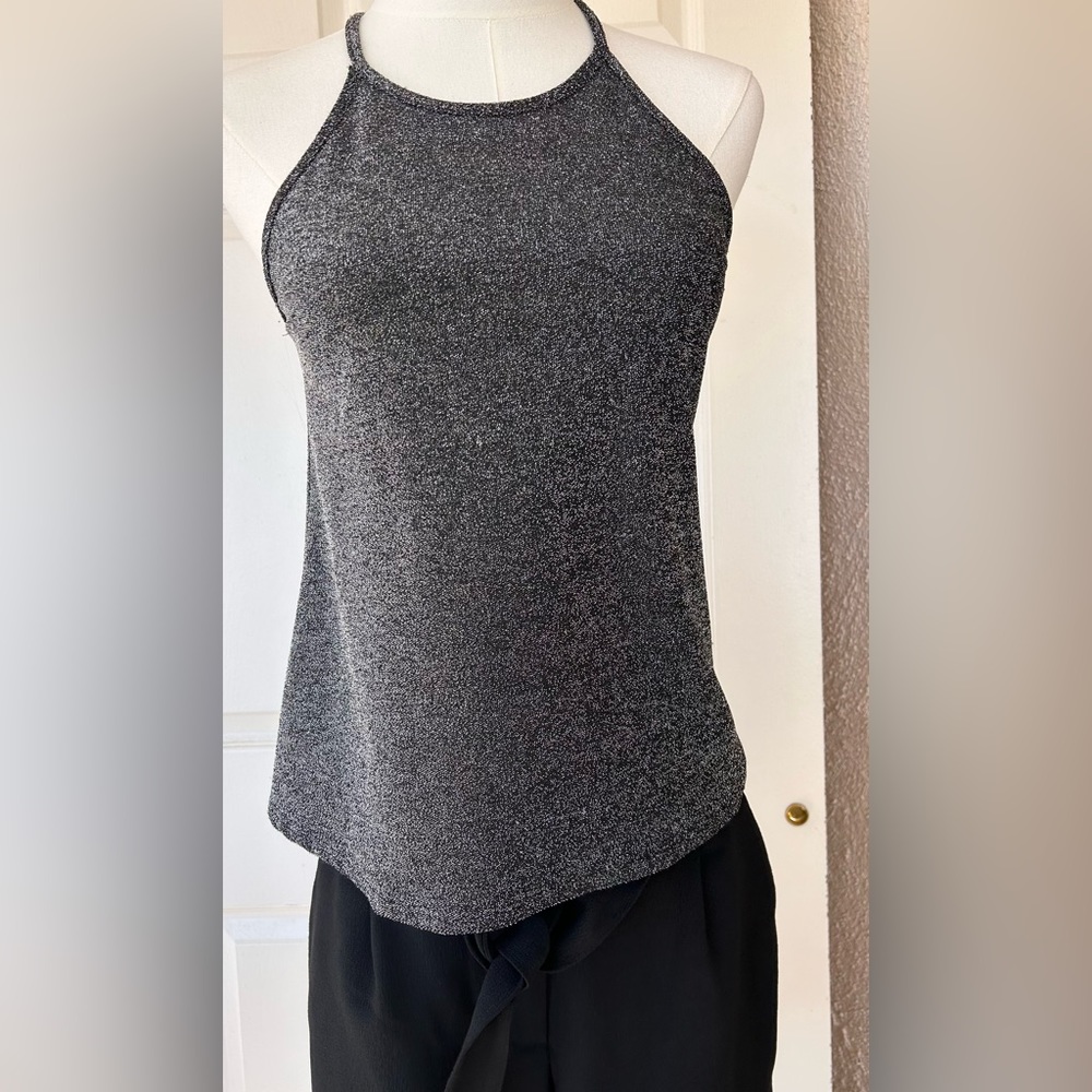 Livi by Olivia Rae A-Line Metallic Halter Top Size Small‎